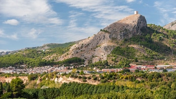 El pueblo de interior en Alicante que es perfecto para una escapada gastronómica de otoño: “Tiene una de las ferias medievales más antiguas de España”