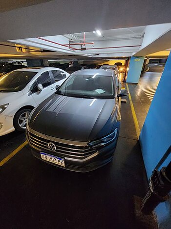 Auto marca Volkswagen, modelo Vento