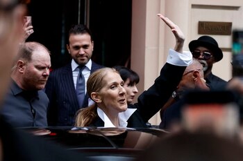 Desde que se le diagnosticó el síndrome de la persona rígida, Dion ha sido un ejemplo de fortaleza para cantar y realizar presentaciones en vivo (REUTERS/Gonzalo Fuentes)