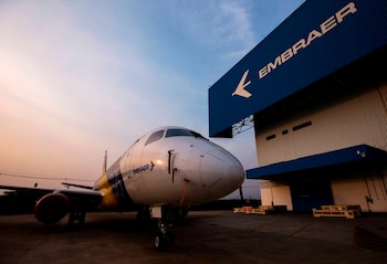 Un jet Embraer E-175 fuera