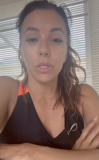 Eva Longoria, desde Francia, denunció