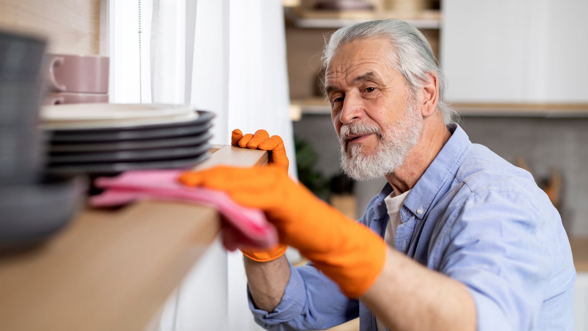 Cómo limpiar el polvo de los muebles para que no vuelva a salir en mucho tiempo