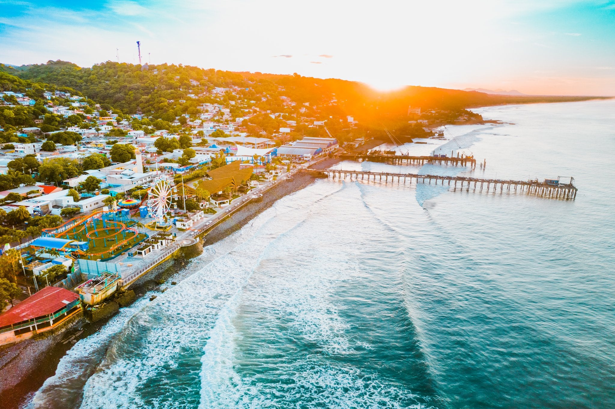 Este es uno de los puntos emblemáticos del desarrollo turístico impulsado por Surf City en la costa de El Salvador./ (Ministerio de Obras Públicas)