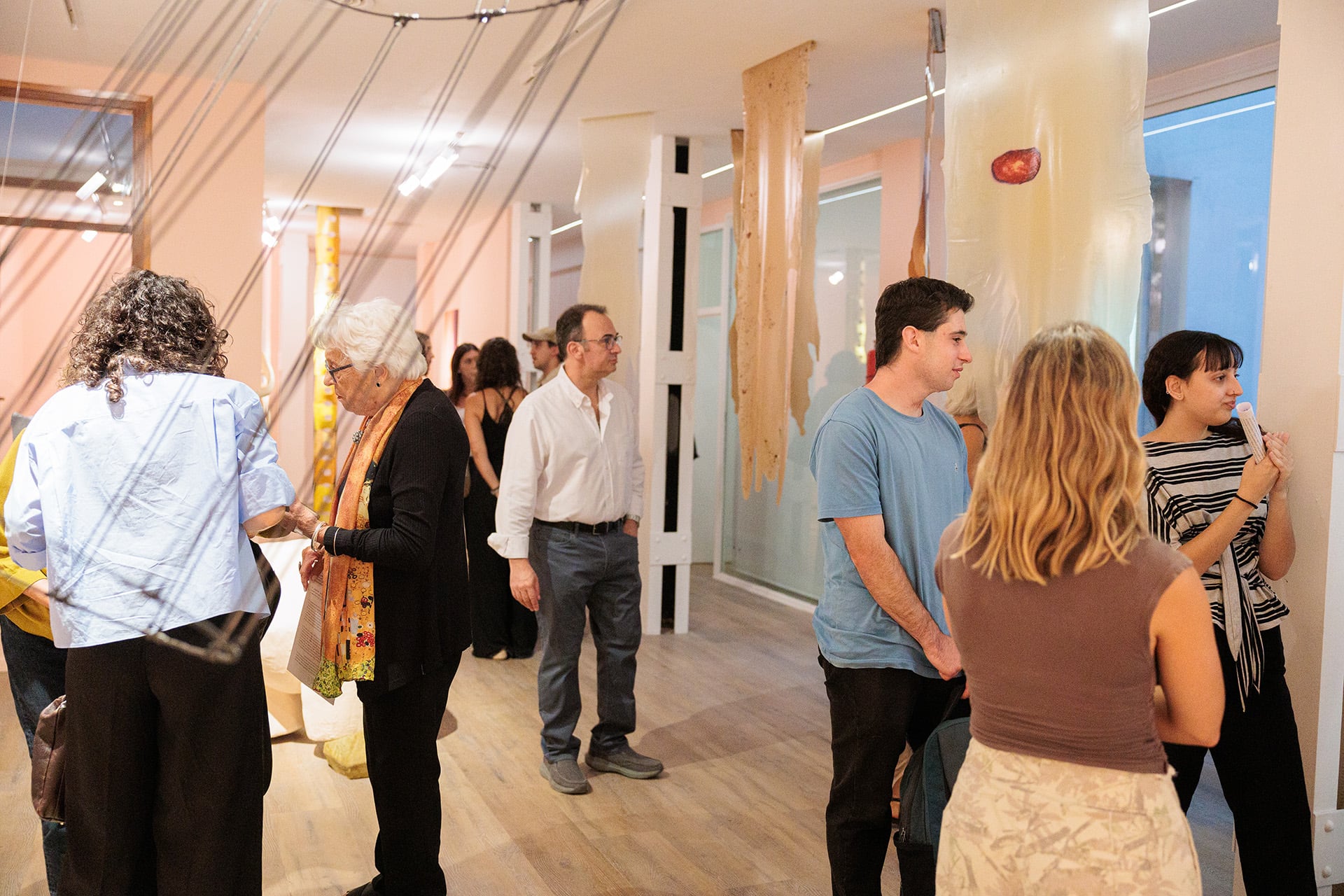 Vía Monte Galería se encuentra a a media cuadra del Centro Cultural Borges
