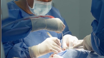 Tecnología robótica y cirugías complejas marcan el inicio de funciones en el nuevo Hospital Rosales de El Salvador