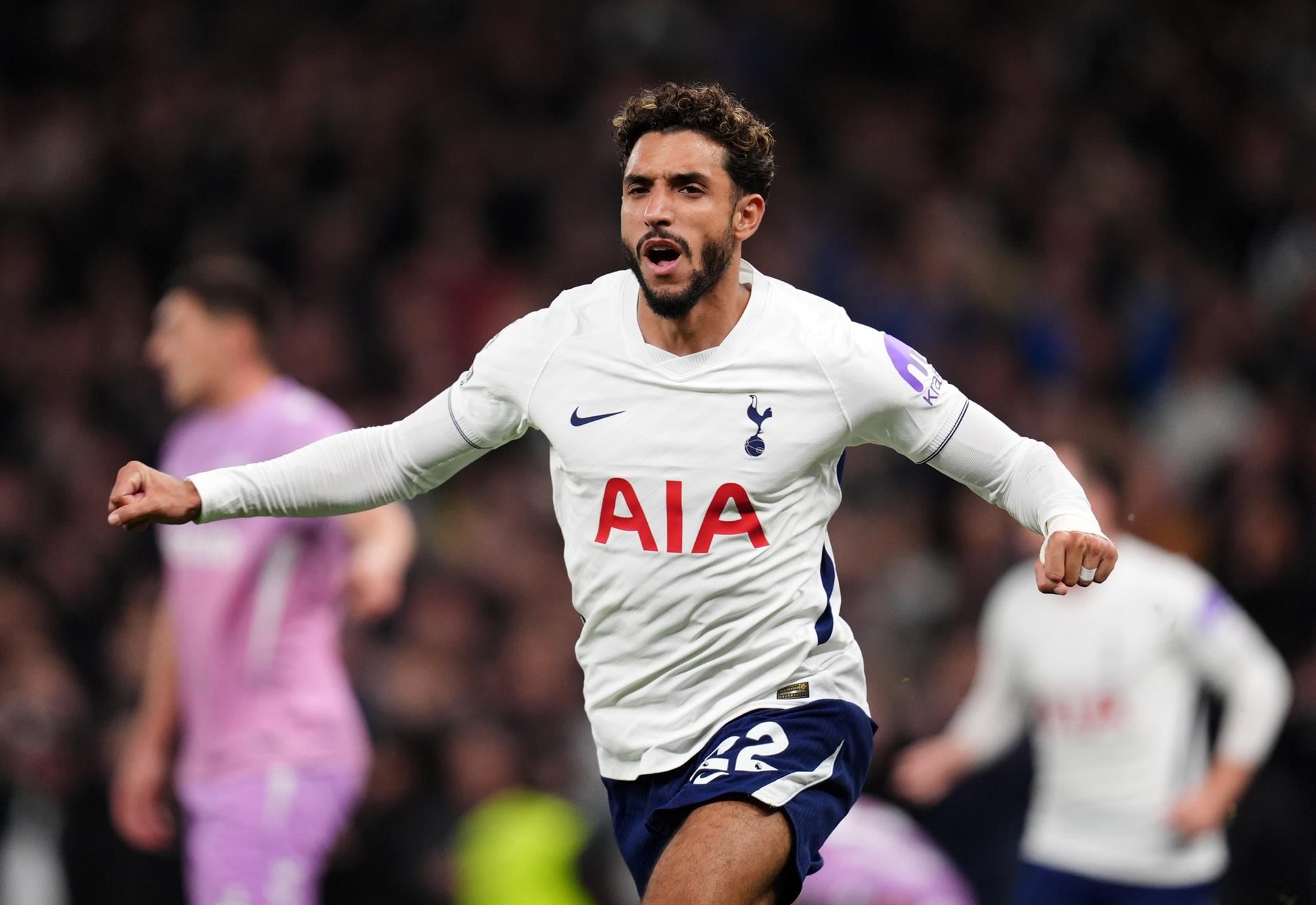 El Tottenham detiene al animado Coventry y sale del puesto de colista en la Premier League