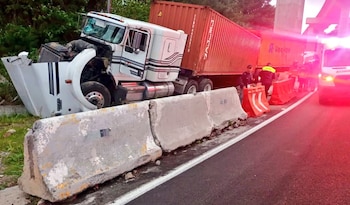 Accidente vehicular en la autopista