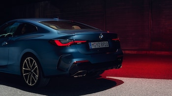 La parte trasera del vehículo