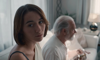 'Forastera', película de Lucía Aleñar Iglesias con Zoe Stein y Lluis Homar