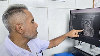 Retiran pila de reloj y