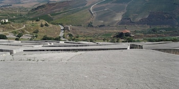 La recuperación del pueblo se redefinió tras un trágico sismo en 1968 que acabo con miles de vidas (Wikimedia Commons)