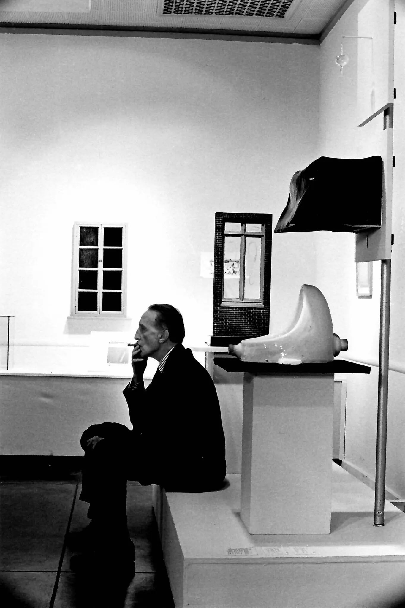 Duchamp en 1963 en el Museo de Arte de Pasadena. La exposición del MoMA, que se inaugura el 12 de abril, es la primera retrospectiva del artista en Estados Unidos desde 1973