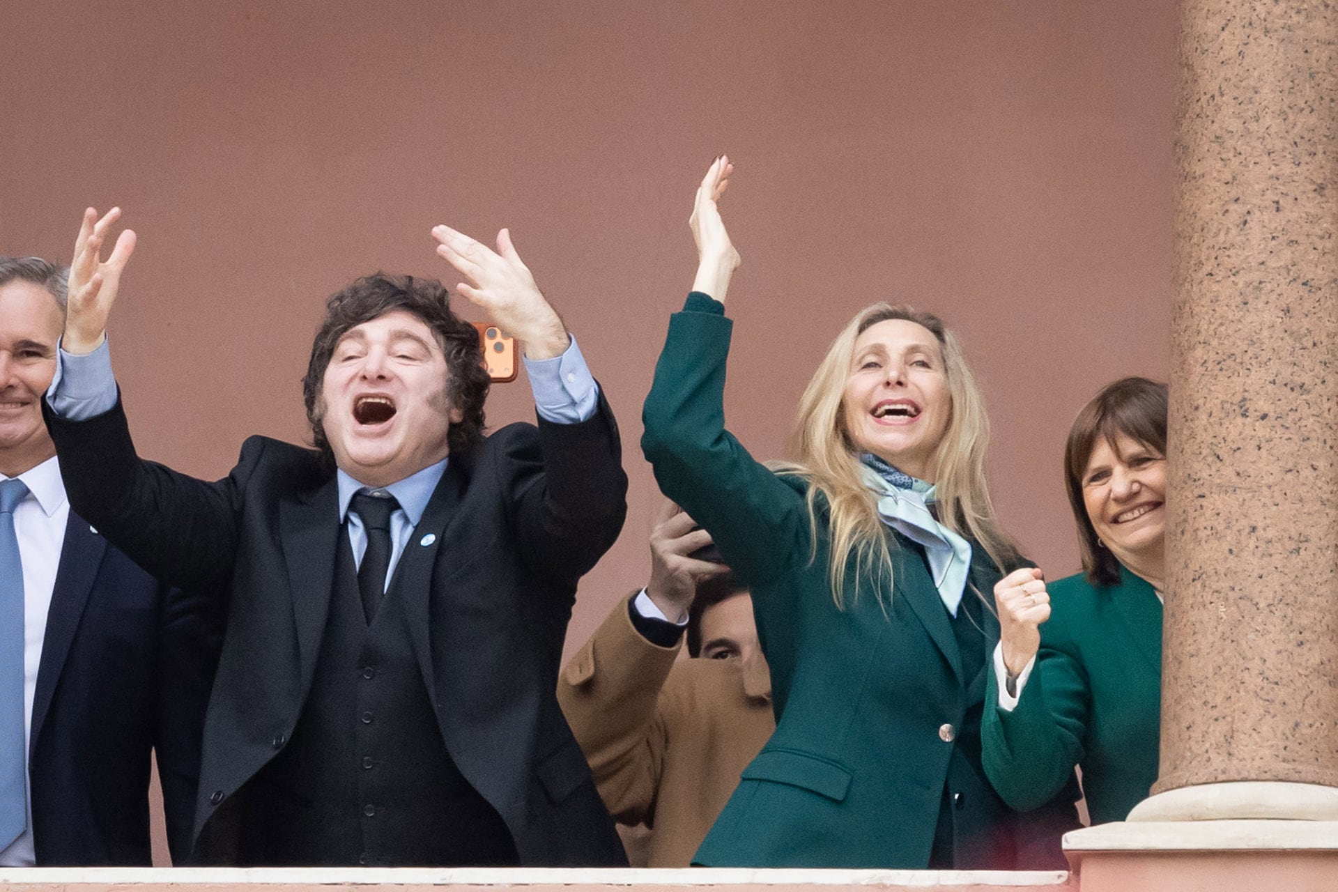 12/07/2026 July 12, 2026, Buenos Aires, Buenos Aires, Argentina: Argentine President Javier Milei, his sister Karina Milei, and National Senator Patricia Bullrich wave from the balcony of the Casa Rosada alongside members of the cabinet during Argentina s Independence Day celebrations.
POLITICA
Delfina Corbera Pi / Zuma Press / Europa Press
