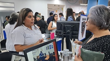Las 14 empresas salvadoreñas presentan su oferta en una rueda de negocios