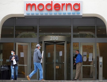 Un letrero en la sede