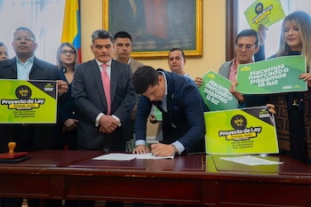 Senador Gustavo Moreno radica la