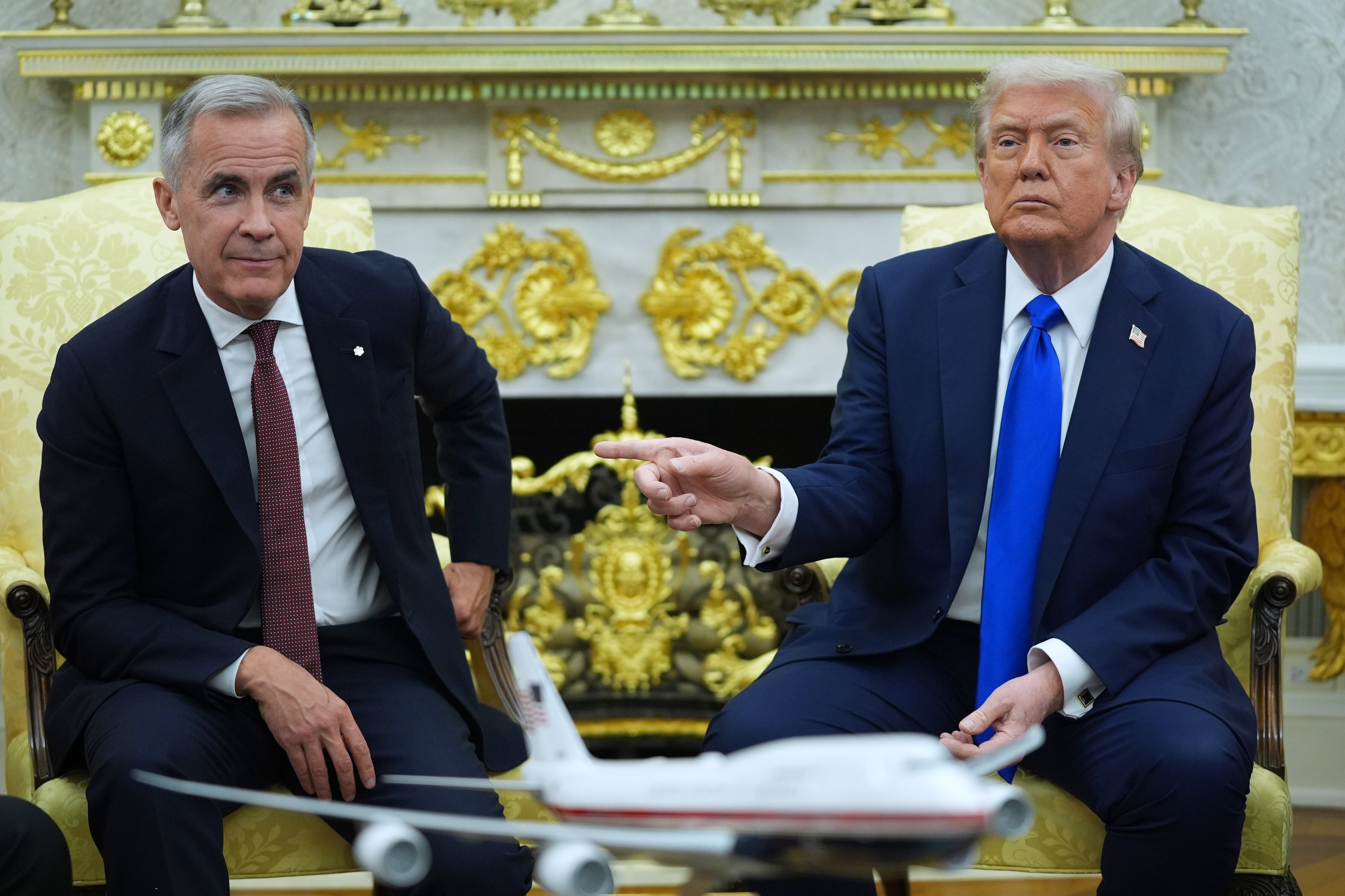 Trump endurece la guerra comercial y sube al 50% los aranceles a Canadá