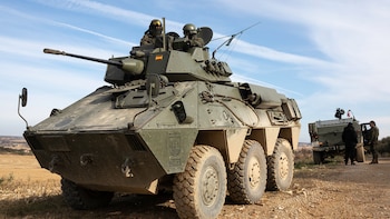 Cuatro militares heridos tras volcar un blindado en unas maniobras en Zaragoza