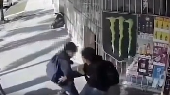 Un adolescente le clavó un destornillador a otro en una pelea a la salida de un colegio en Santiago del Estero