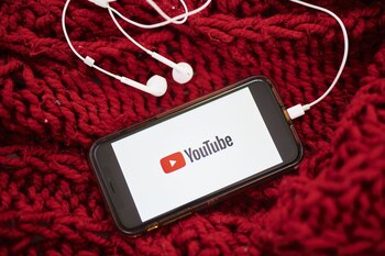 YouTube es una de las plataformas más usadas por los internautas en la actualidad. (Bloomberg/Gabby Jones)