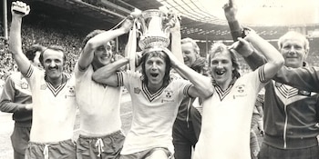 La FA Cup de 1976 llevó al Southampton a la Recopa 1976-77, donde alcanzó los cuartos de final (Southampton)