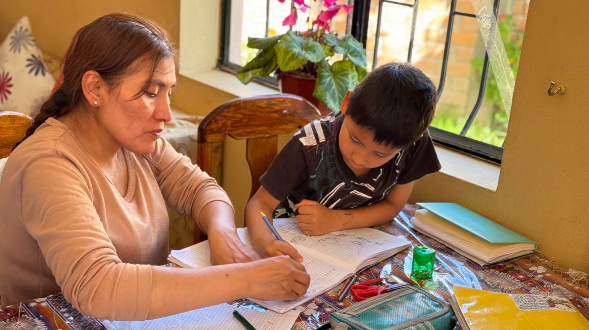 El actor resalta el profesionalismo de Aldeas Infantiles SOS Perú y la transformación positiva que la organización genera en la vida de miles de niñas y niños.