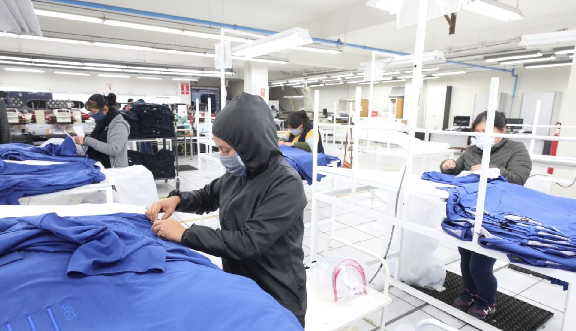 Los trabajadores privados podrían descansar, pero esto requieren acuerdo con sus empleadores. - Crédito Andina
