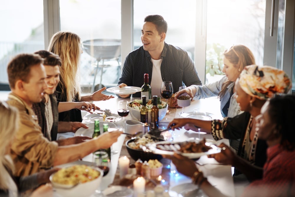 Me gusta explicar lo que es un forecast con un ejemplo muy cotidiano: es como organizar una cena con amigos en tu casa. Si les preguntás quiénes vienen, de diez personas, siete te dicen que