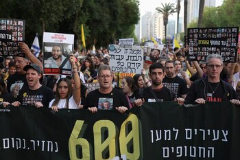 Familias de los rehenes y