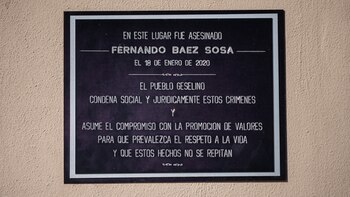 La placa en Villa Gesell