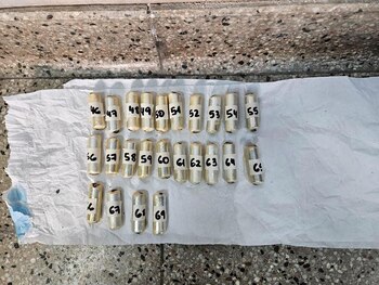 Dos mulas llevaban cápsulas de cocaína en sus estómagos