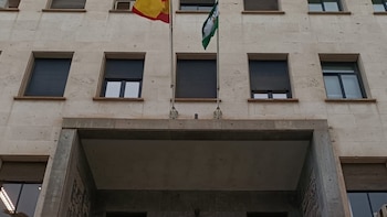 Condenan a siete miembros de