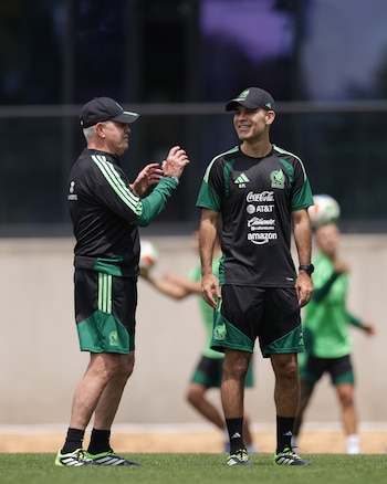 Javier Aguirre exige perfección y disciplina a cada jugador del Tri, elementos que Martínez considera cruciales para el objetivo mundialista.
