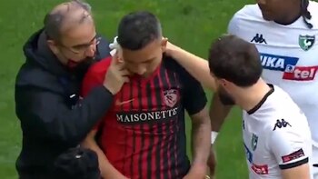 El futbolista pudo retirarse del