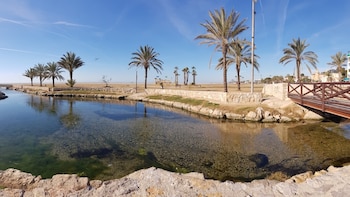 El pueblo de Tarragona con un río de aguas termales perfecto para todas las épocas del año