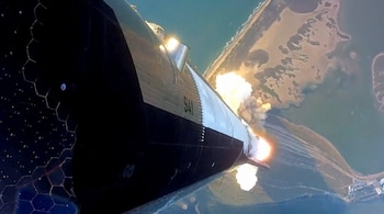El lanzamiento del vuelo 14 de Starship (captura de TV Reuters)