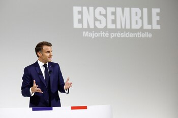 El lema de Macron reza