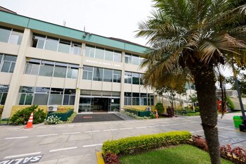 La DGH advirtió una vulnerabilidad en el abastecimiento de GLP por los daños y cierres de vías causados por las lluvias, que dificultan su traslado desde Pisco y Callao hacia el sur.