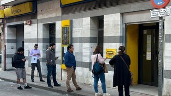 AM.Andrés tarda una hora en presentar solicitud de regularización en una oficina de Correos de Madrid con nula afluencia
