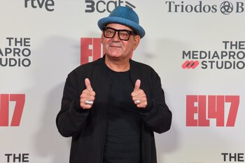 El director José Corbacho posa