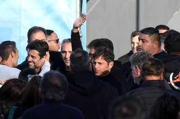 Kicillof ingresando al acto junto