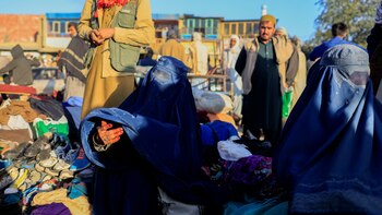 Las comerciantes afganas también son