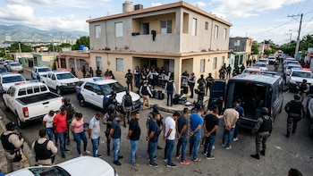República Dominicana: El Ministerio Público detuvo a 20 sospechosos de extorsionar a residentes en Estados Unidos