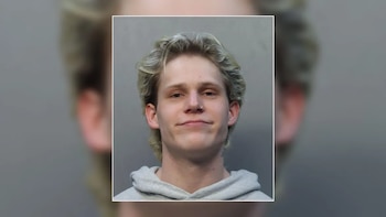 Arrestan a un joven en