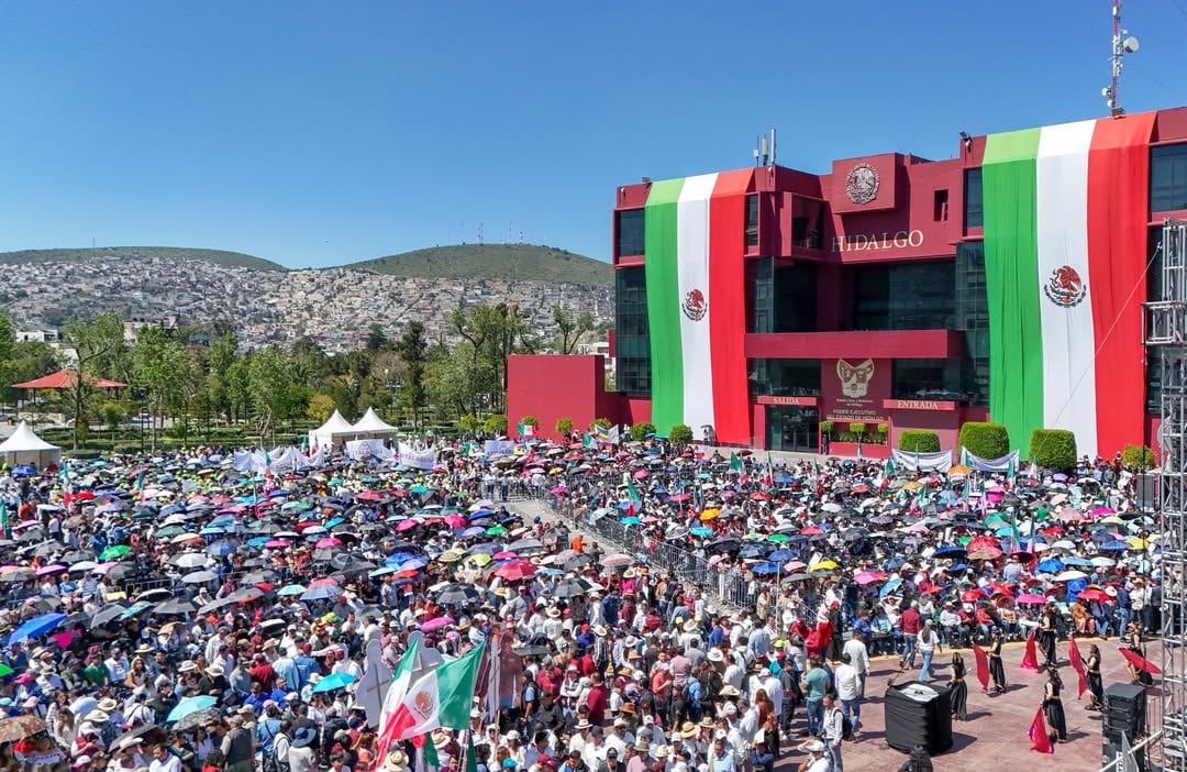 Para esa jornada, la agrupación Intocable confirmó a través de sus redes sociales una presentación gratuita en la Plaza de la Constitución, dentro de su gira “Cultura Tour 2026”. El concierto está previsto alrededor de las 21.00 horas, aunque la cartelera oficial completa del Zócalo aún no fue revelada por las autoridades capitalinas. (Instagram/ @jorge_reyes_oficial)