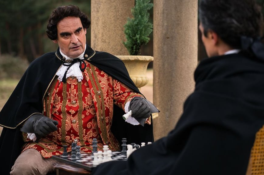 Don Hernando cree que hay que retirar a Victoria de la partida en 'Valle Salvaje' (RTVE)