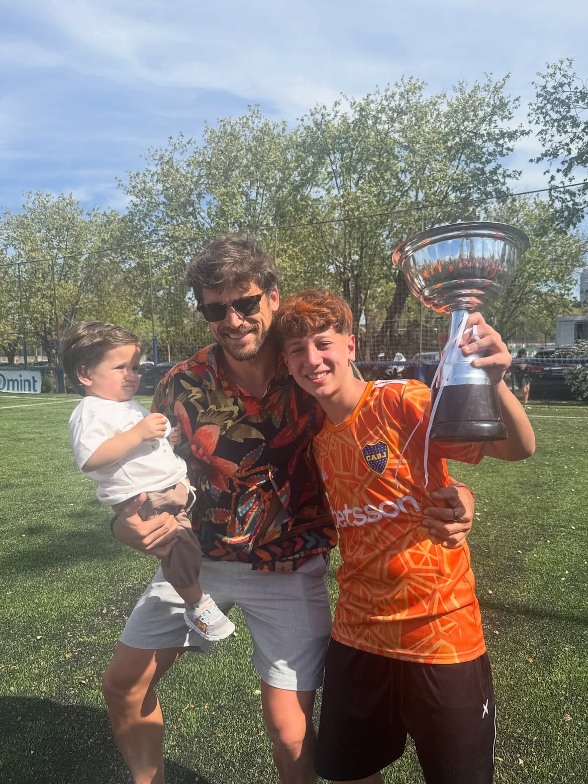 Matías Palleiro junto a Momo y Arturo, su hijo con Jimena Barón (Instagram)