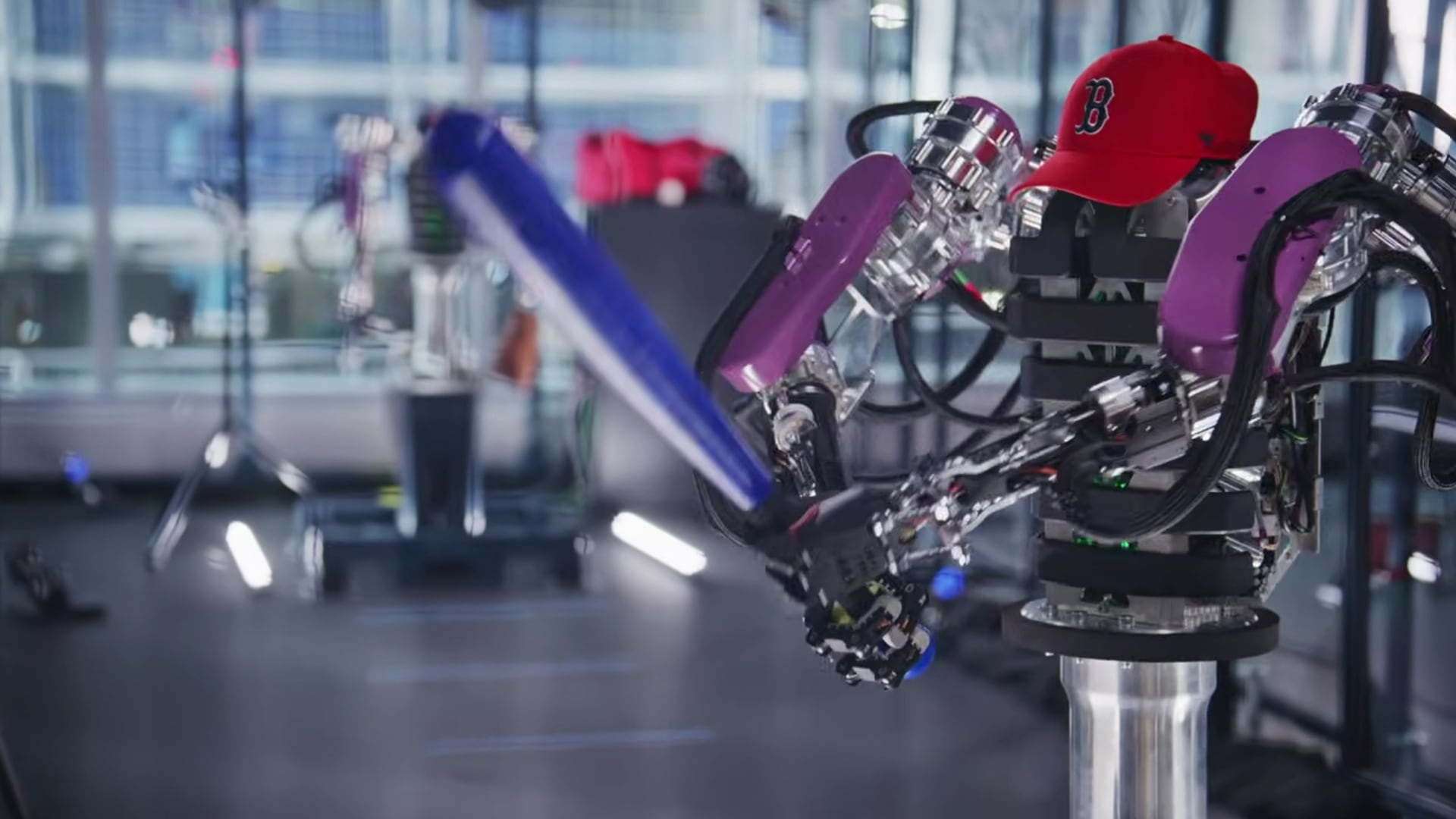 AthenaZero, el robot desarrollado por el Robotics and AI Institute, completó tareas de lanzamiento, recepción y bateo en sus primeras evaluaciones. (Captura de video)