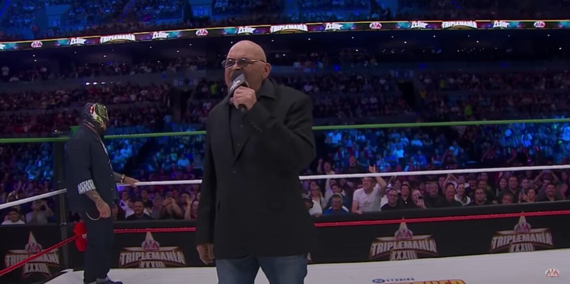 El homenaje en Triplemanía XXXIII se vio empañado por la discusión entre el exluchador y un aficionado que lo abucheó. (Captura de pantalla)