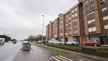 Reabren la causa por el hombre que apareció muerto en 2024 en Los Castros (Santander) tras un nuevo informe policial